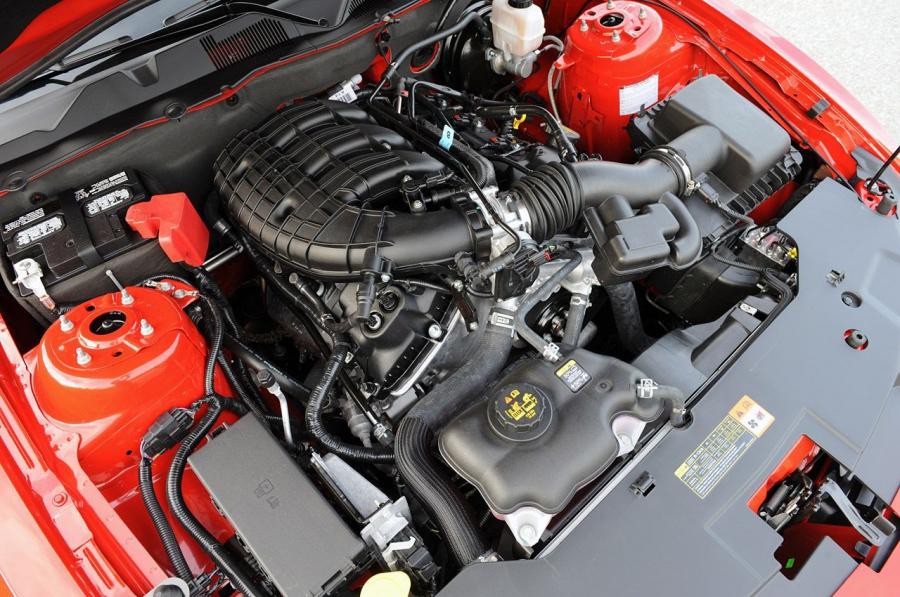  Ford Mustang V6 2011 года  (фото 41 из 93)